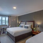 Dooley's Hotel 3*