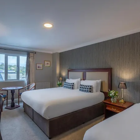 Dooley's Hotel 3*
